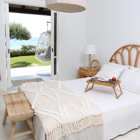 Seafront Calista Beach House With Garden Glifada Eksteriør billede